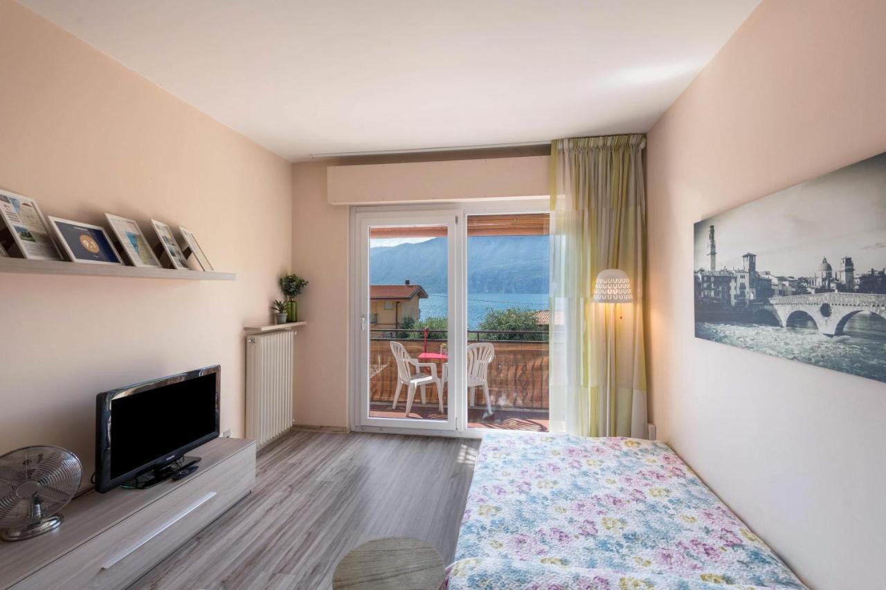 Lake View With Aircon - 5 Minutes From The Beach! Brenzone sul Garda Exterior foto