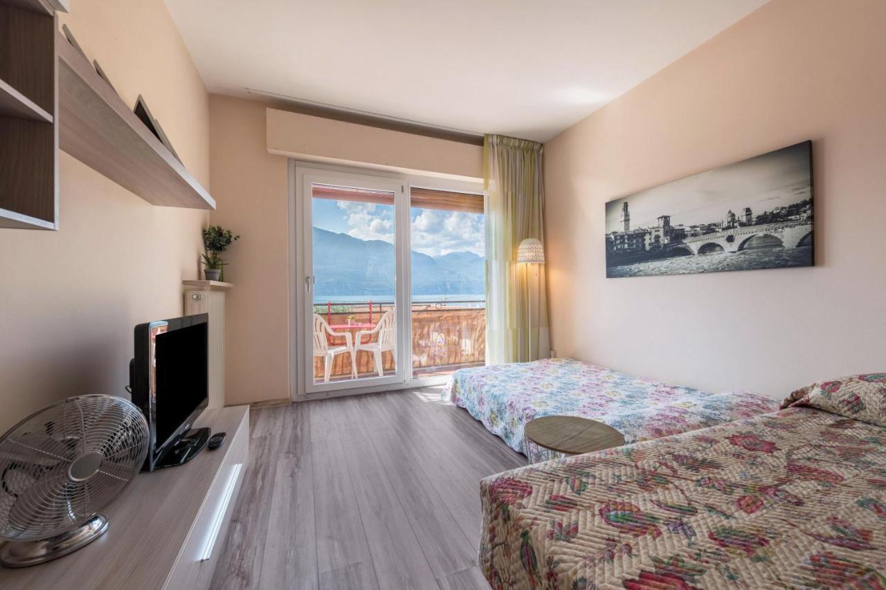 Lake View With Aircon - 5 Minutes From The Beach! Brenzone sul Garda Exterior foto