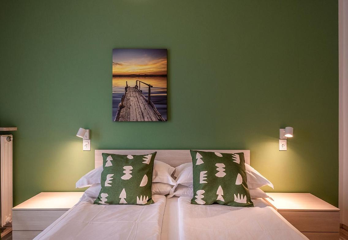 Lake View With Aircon - 5 Minutes From The Beach! Brenzone sul Garda Exterior foto