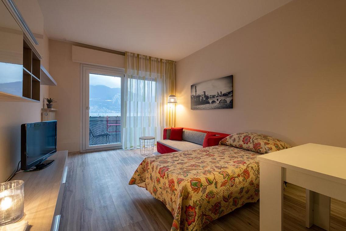 Lake View With Aircon - 5 Minutes From The Beach! Brenzone sul Garda Exterior foto