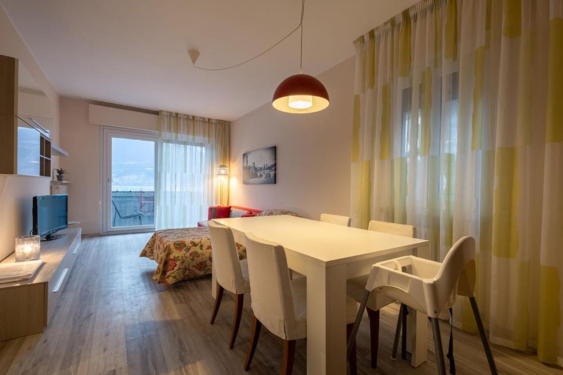 Lake View With Aircon - 5 Minutes From The Beach! Brenzone sul Garda Exterior foto