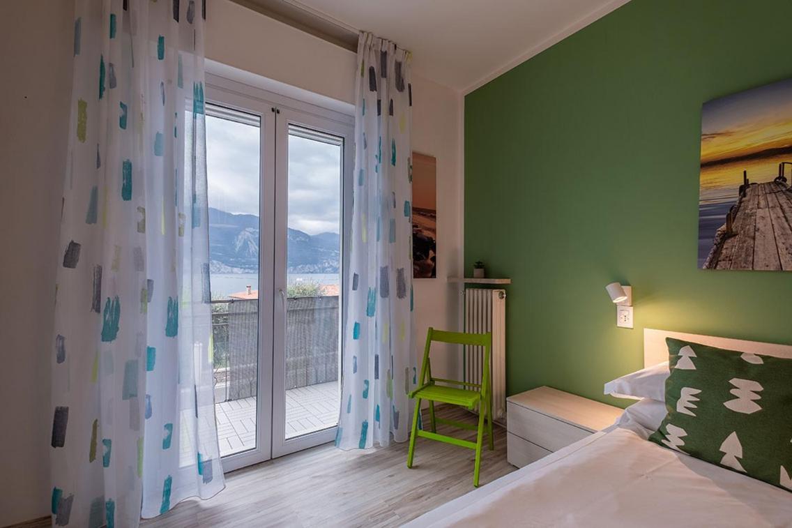 Lake View With Aircon - 5 Minutes From The Beach! Brenzone sul Garda Exterior foto