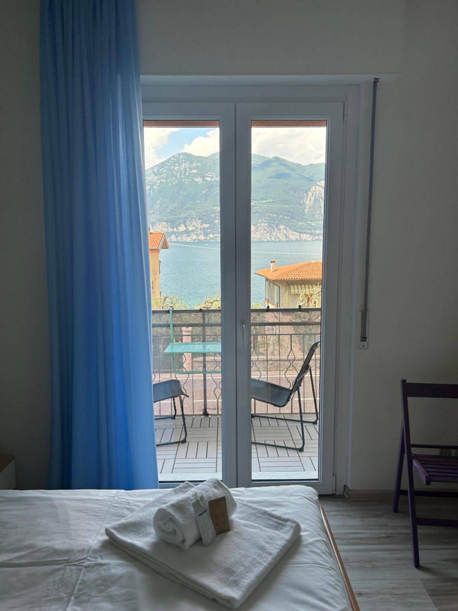Lake View With Aircon - 5 Minutes From The Beach! Brenzone sul Garda Exterior foto