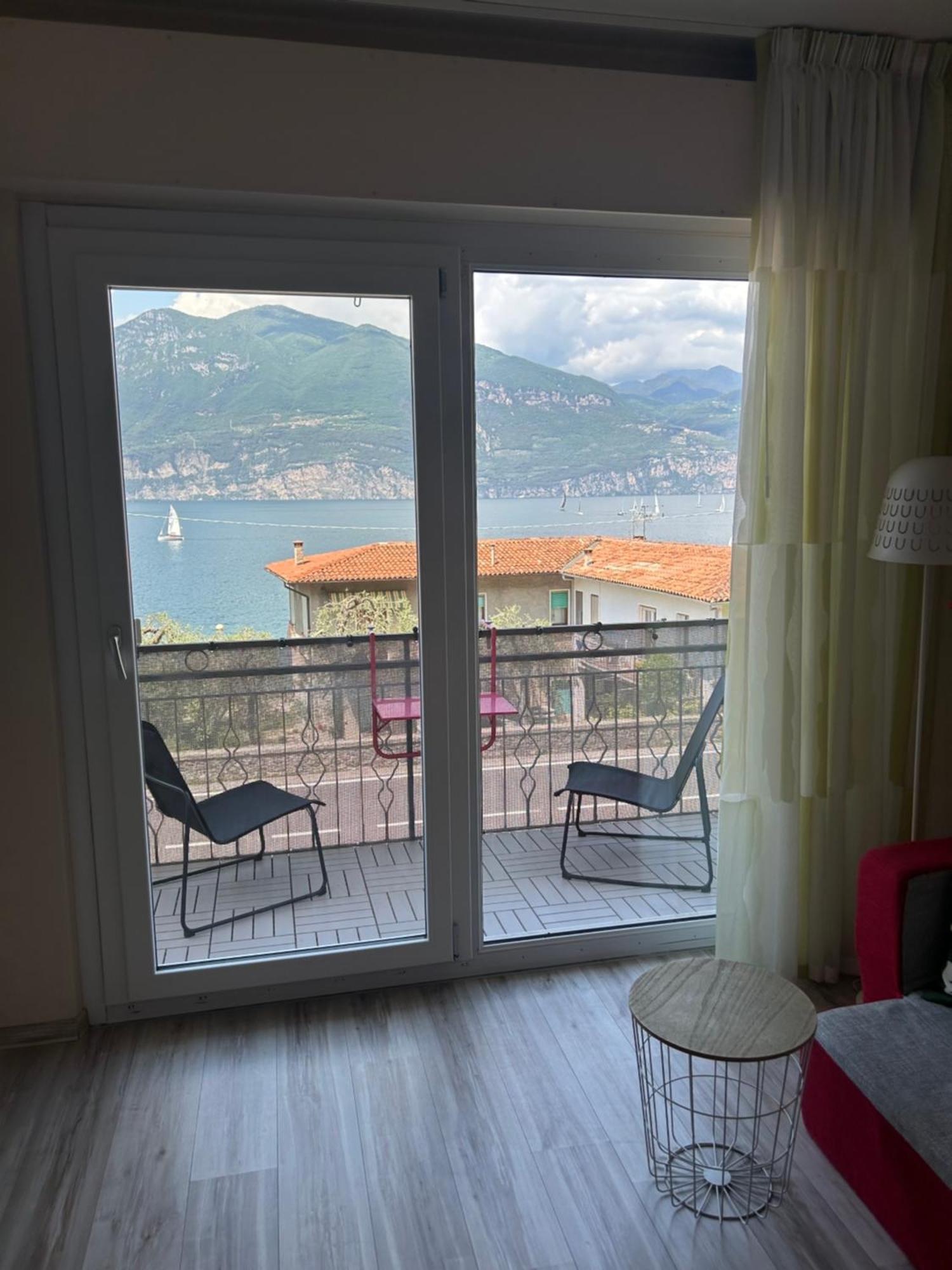 Lake View With Aircon - 5 Minutes From The Beach! Brenzone sul Garda Exterior foto