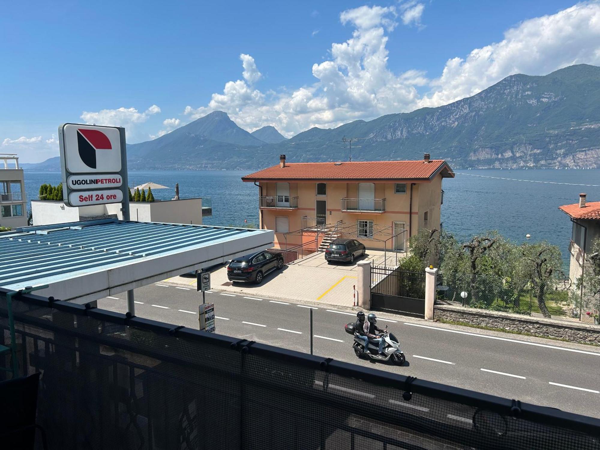 Lake View With Aircon - 5 Minutes From The Beach! Brenzone sul Garda Exterior foto