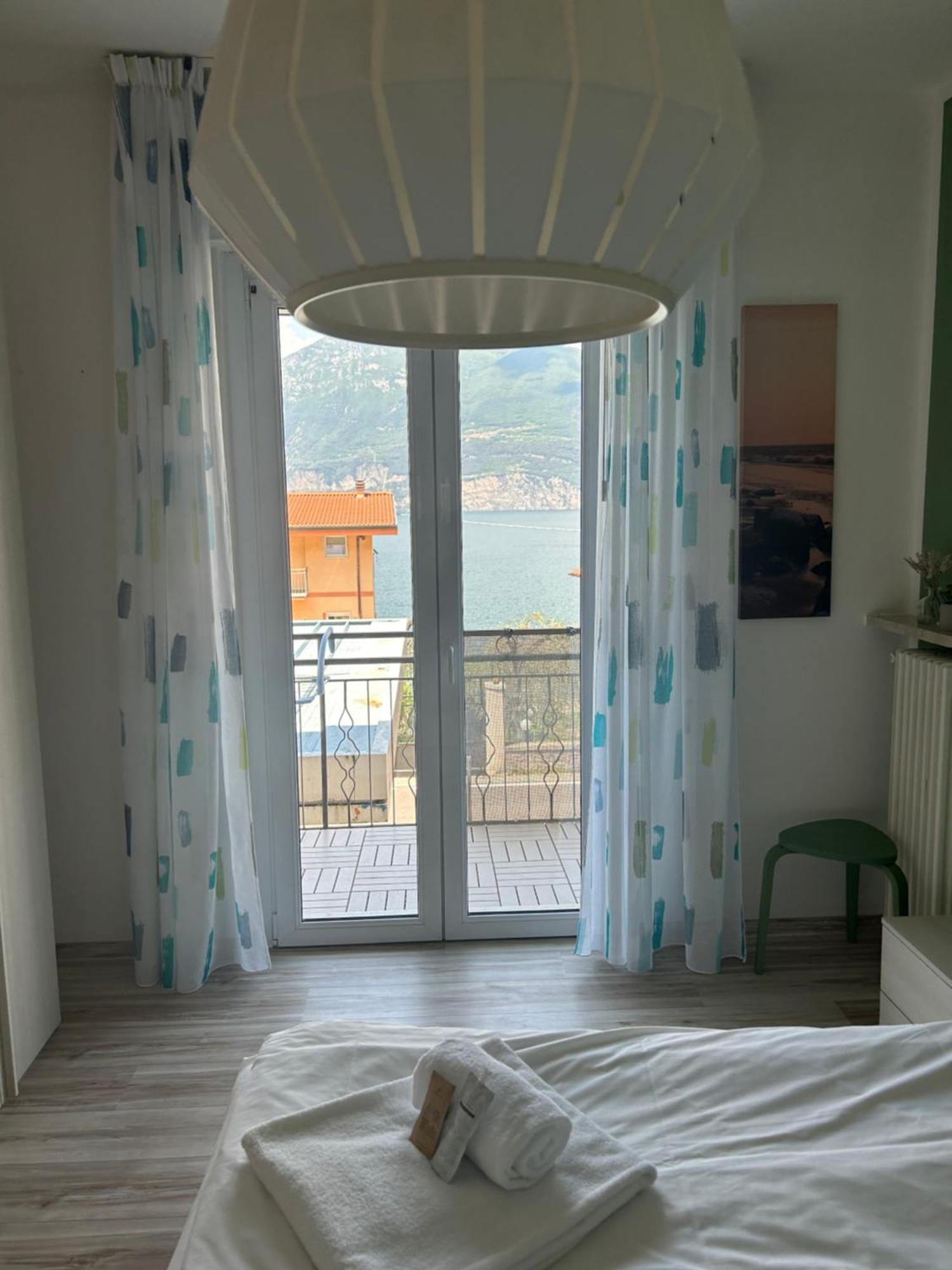 Lake View With Aircon - 5 Minutes From The Beach! Brenzone sul Garda Exterior foto