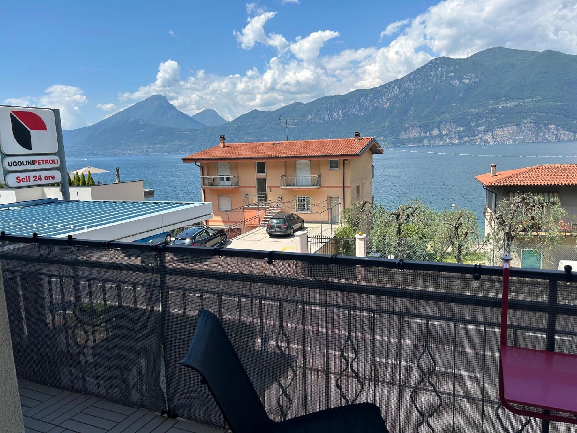 Lake View With Aircon - 5 Minutes From The Beach! Brenzone sul Garda Exterior foto